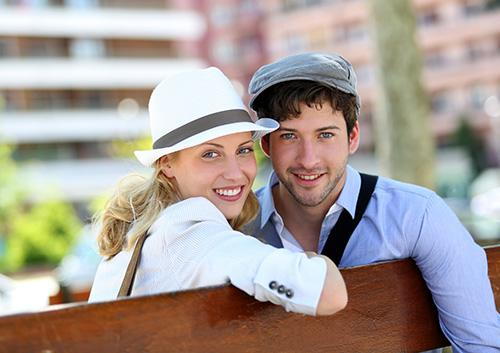 heroimage0.470434001685573246 Young couple on a bench